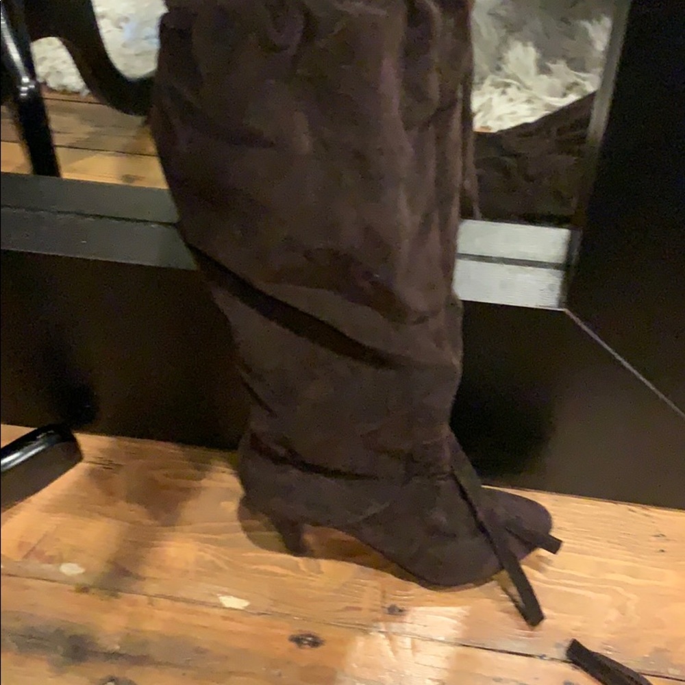 Over the knee boots that tie